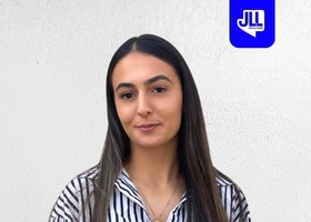 Portrait de Berivan Kilic, membre active de l'écosystème hôtelier Axioncom.