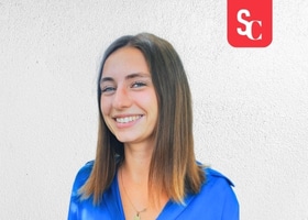 Portrait de Charlotte, membre active de l'écosystème hôtelier Axioncom.