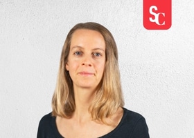 Portrait de Charlotte Trillaud, membre active de l'écosystème hôtelier Axioncom.