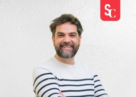 Portrait de Mathias Lamblin, membre active de l'écosystème hôtelier Axioncom.